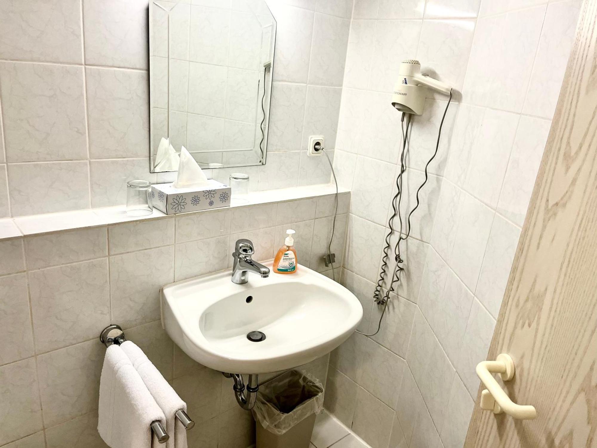 Hotel Garni Am Schaefersberg Niedernhausen Dış mekan fotoğraf