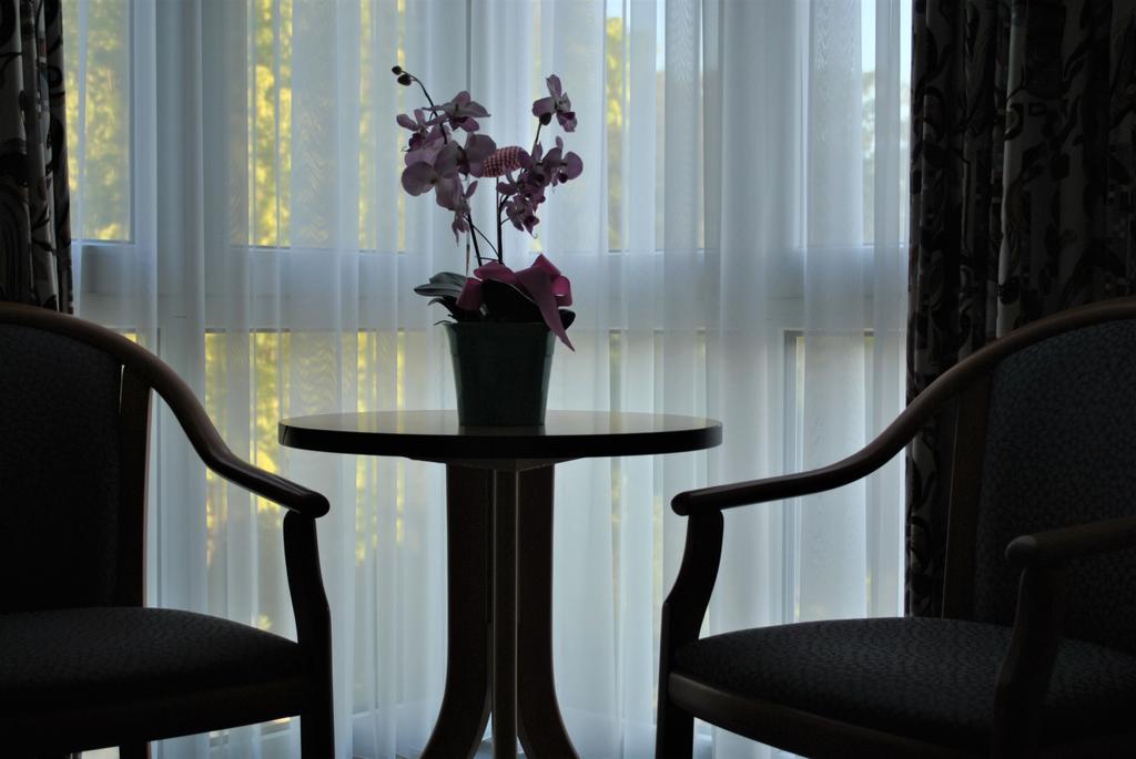 Hotel Garni Am Schaefersberg Niedernhausen Oda fotoğraf