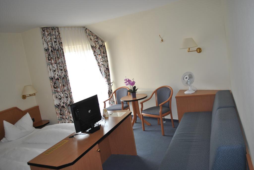Hotel Garni Am Schaefersberg Niedernhausen Dış mekan fotoğraf