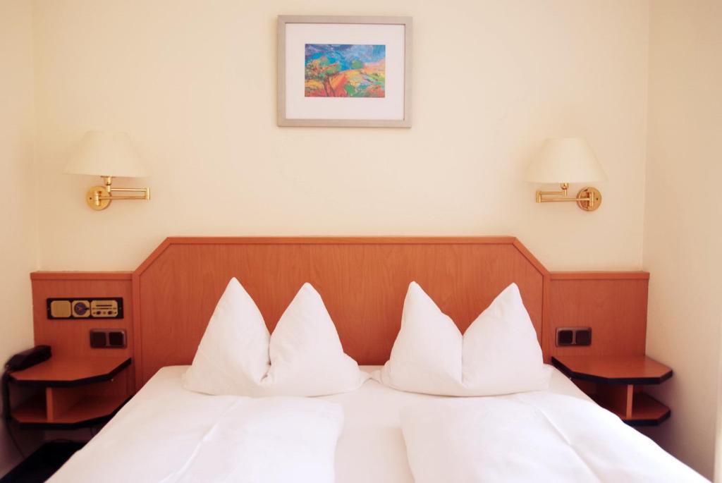Hotel Garni Am Schaefersberg Niedernhausen Oda fotoğraf